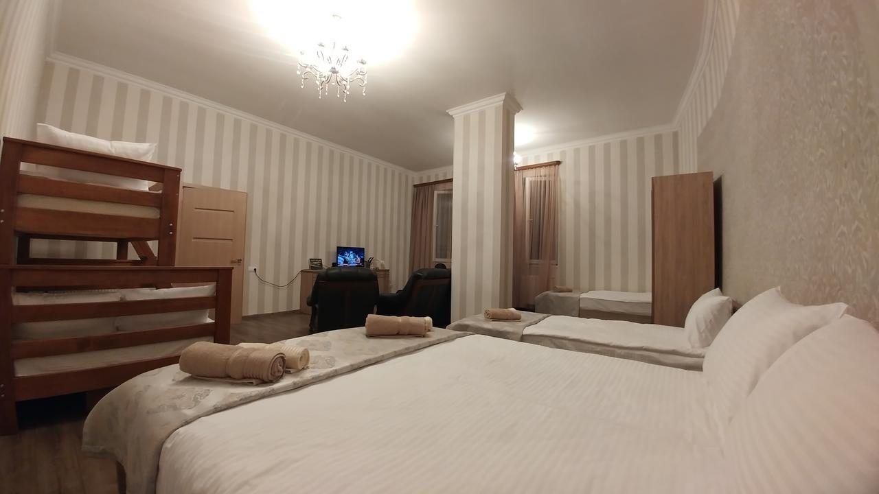 Apartment Freedom Square Тбилиси Екстериор снимка