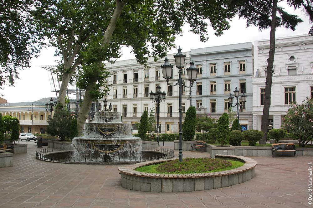 Apartment Freedom Square Тбилиси Екстериор снимка